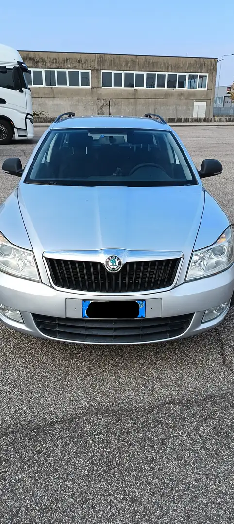 Skoda Octavia Octavia Wagon 1.6 tdi cr Elegance Grigio - 2