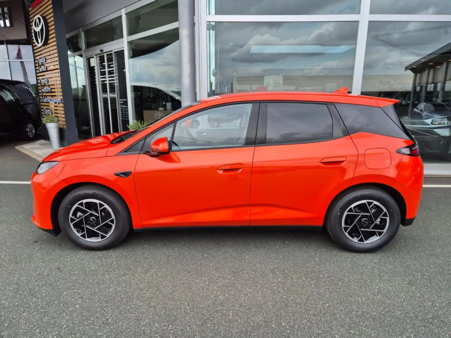 BYD Dolphin G DM-i Boost Orange - 2