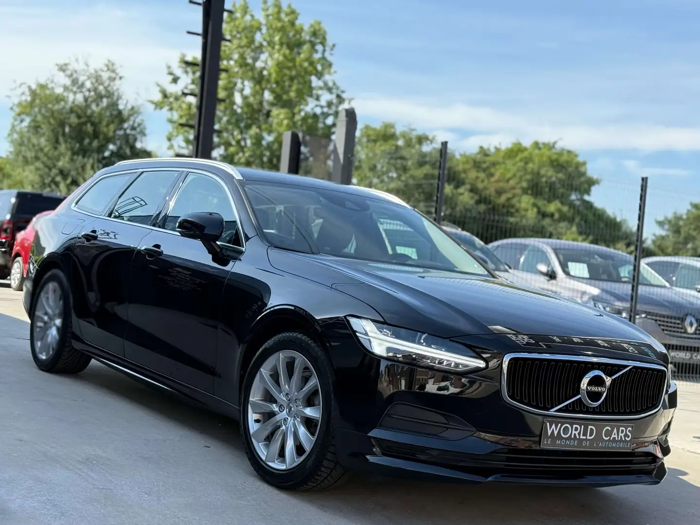 Volvo V90 2.0 D3 Geartronic DISTRO/ NAVI/ LINE ASS./ GARANTI Noir - 2