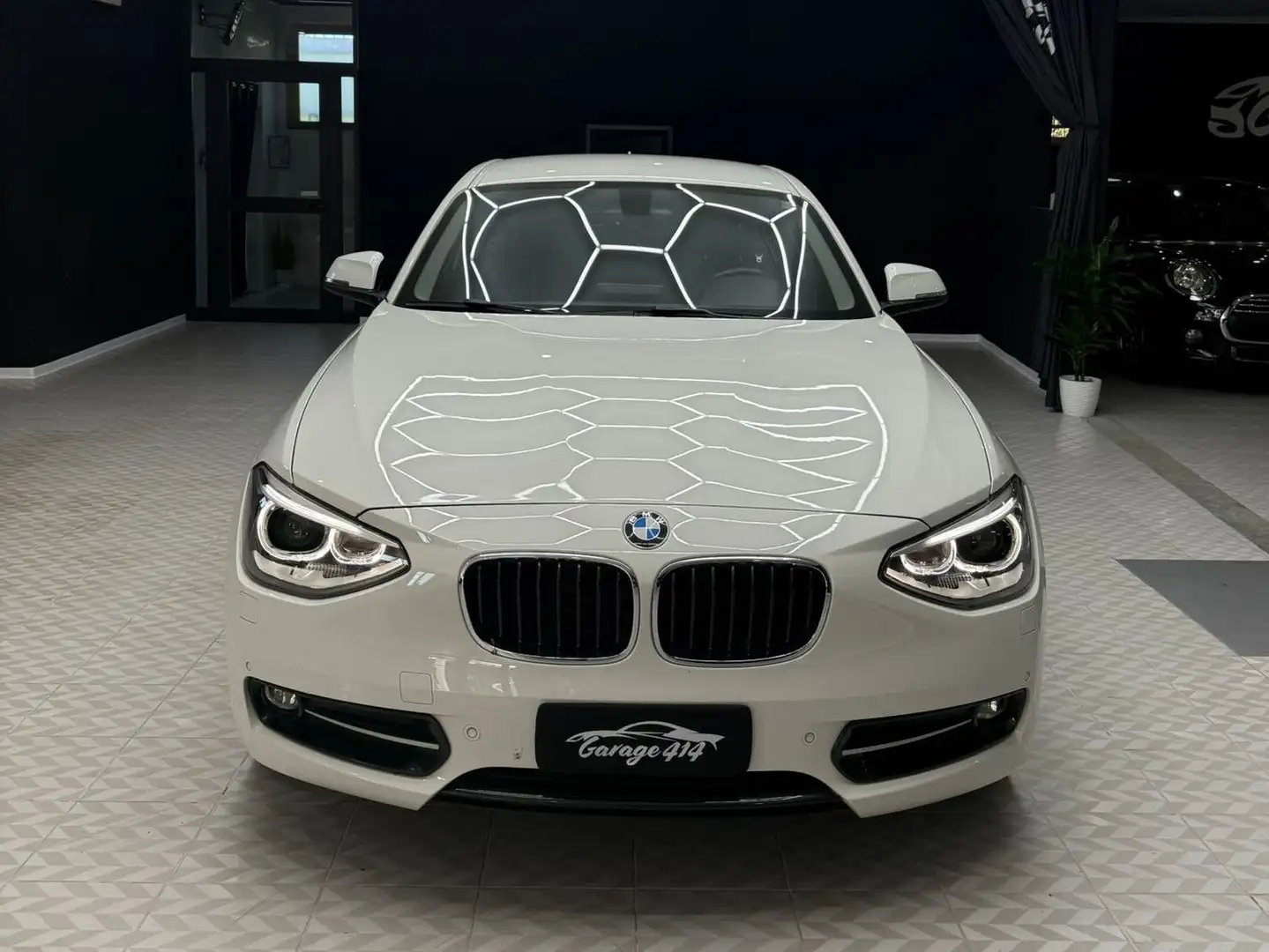 BMW 118 Serie 1 F/20-21 2011 118d 5p Sport Biały - 2