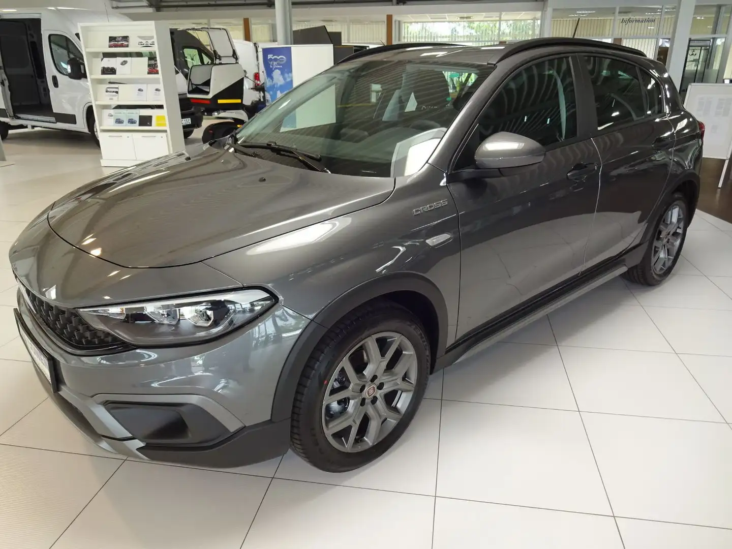 Fiat Tipo 5-Türer MY22 City Cross Hybrid 1.5 BUSINESS Grau - 1
