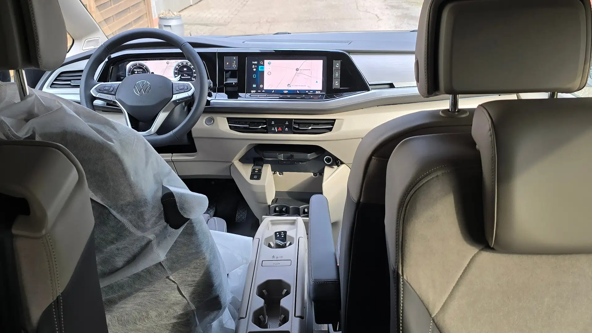 Volkswagen T7 Multivan e hybrid Allrad, VOLL! AHK,7S.Vis A Vis,Soundsyst. Grau - 2