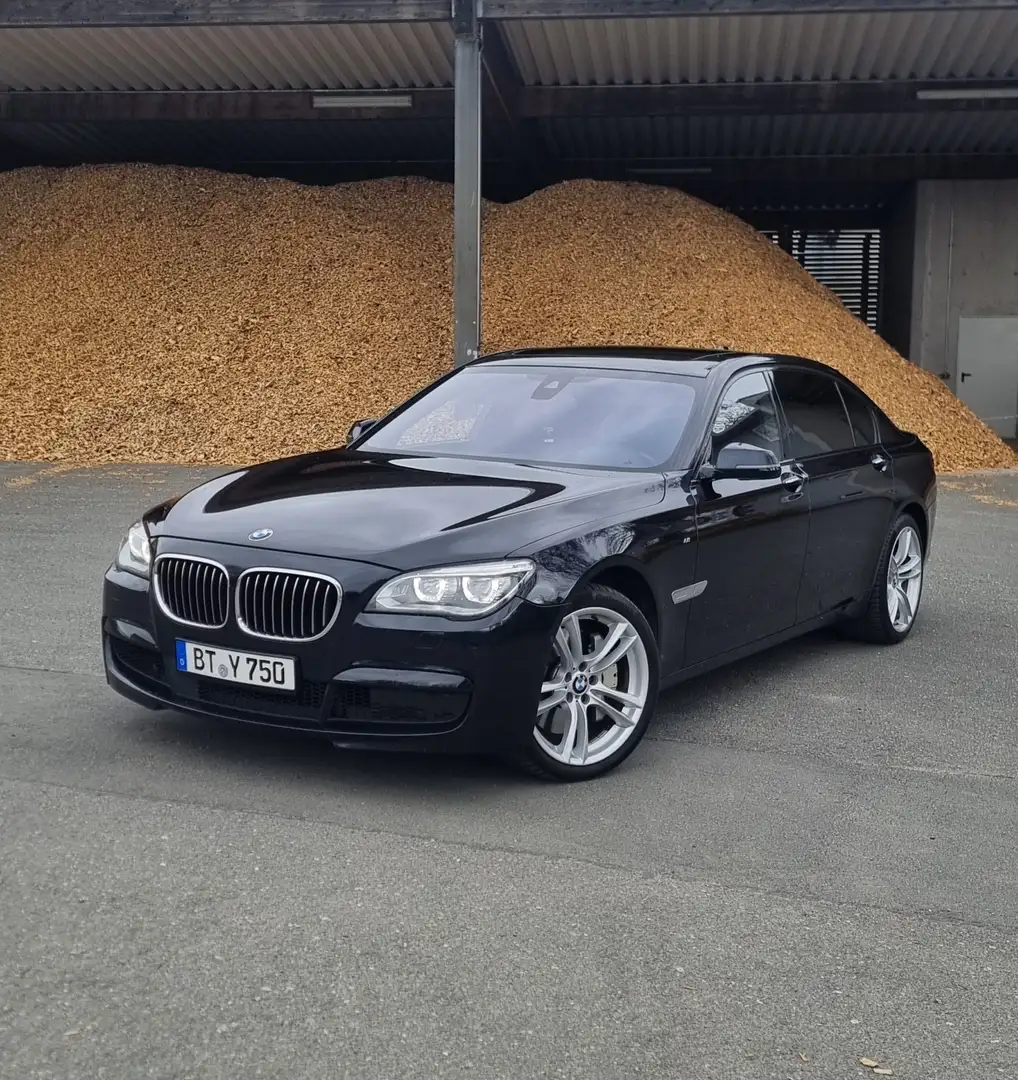 BMW 750 750Ld xDrive M Paket Neue Motor 2021 bei BMW Schwarz - 2
