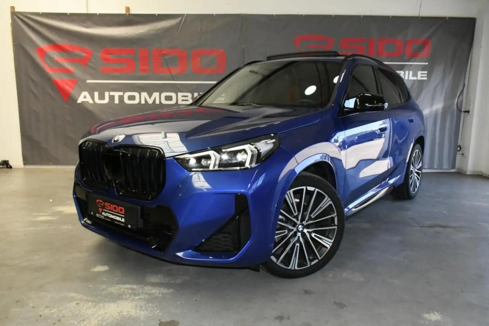 BMW X1 sDrive18d M-SPORT*ACC*HuD*PAN*360*NAV*KEY*20Z Blau - 1
