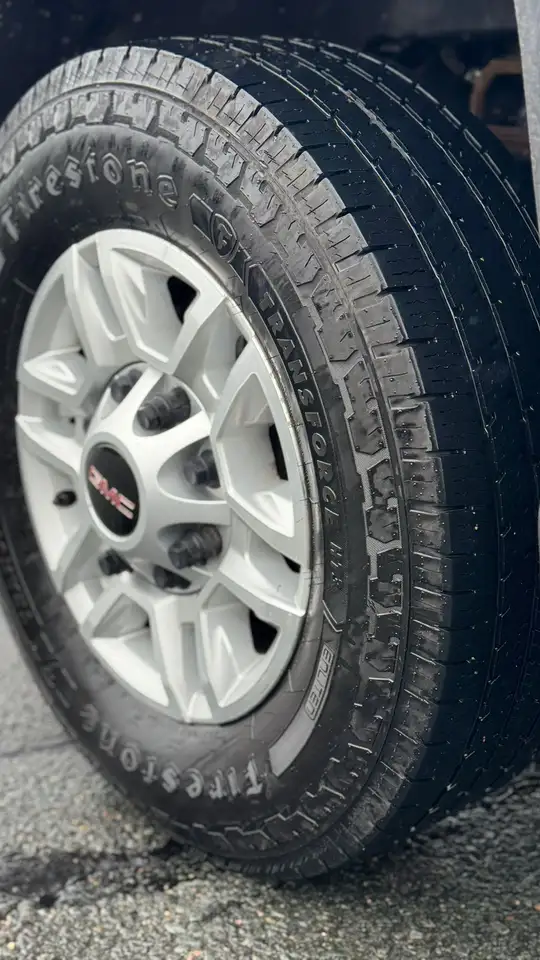 GMC Sierra 2500HD снимка GMC Sierra 2500HD