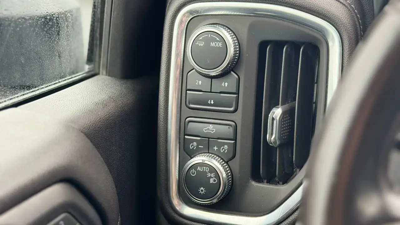 GMC Sierra 2500HD снимка GMC Sierra 2500HD