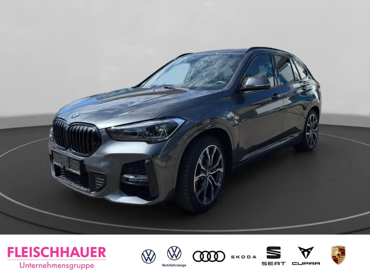 BMW X1 25 e M Sport Navi+LED+AHK+Pano+HUD+Kamera+19'' Grau - 1