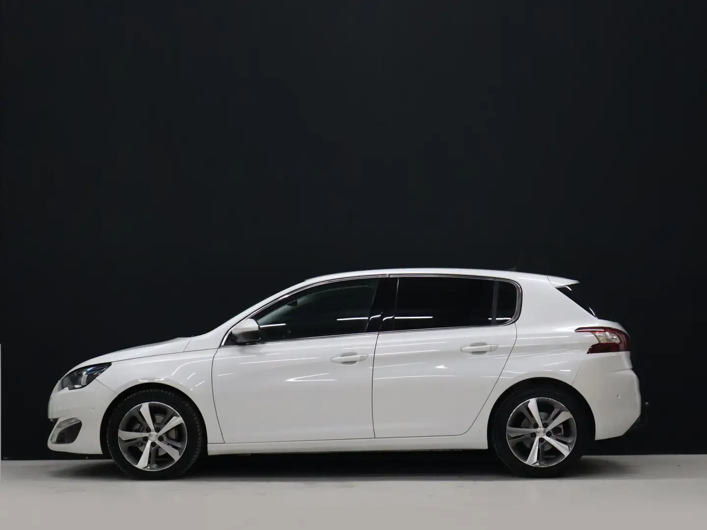 Peugeot 308 1.2 PureTech Allure [CRUISE CONTROL, CAMERA, TREKH Bílá - 2