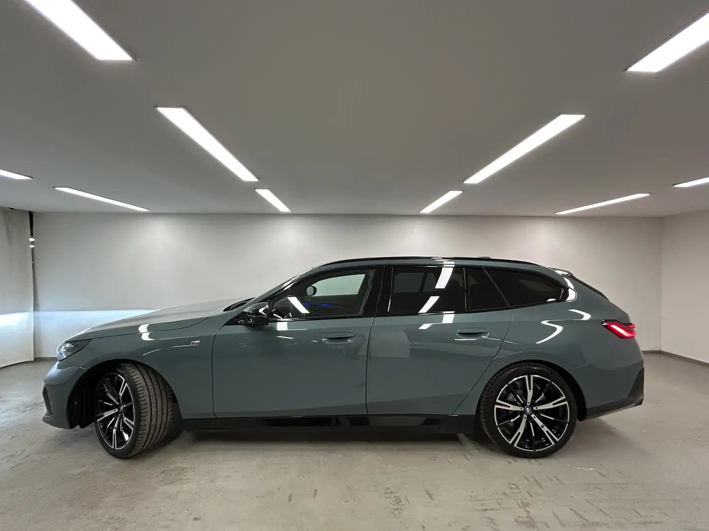 BMW i5 M60 xDrive Touring M Sportpaket Pro Head-Up Bowers Zöld - 2