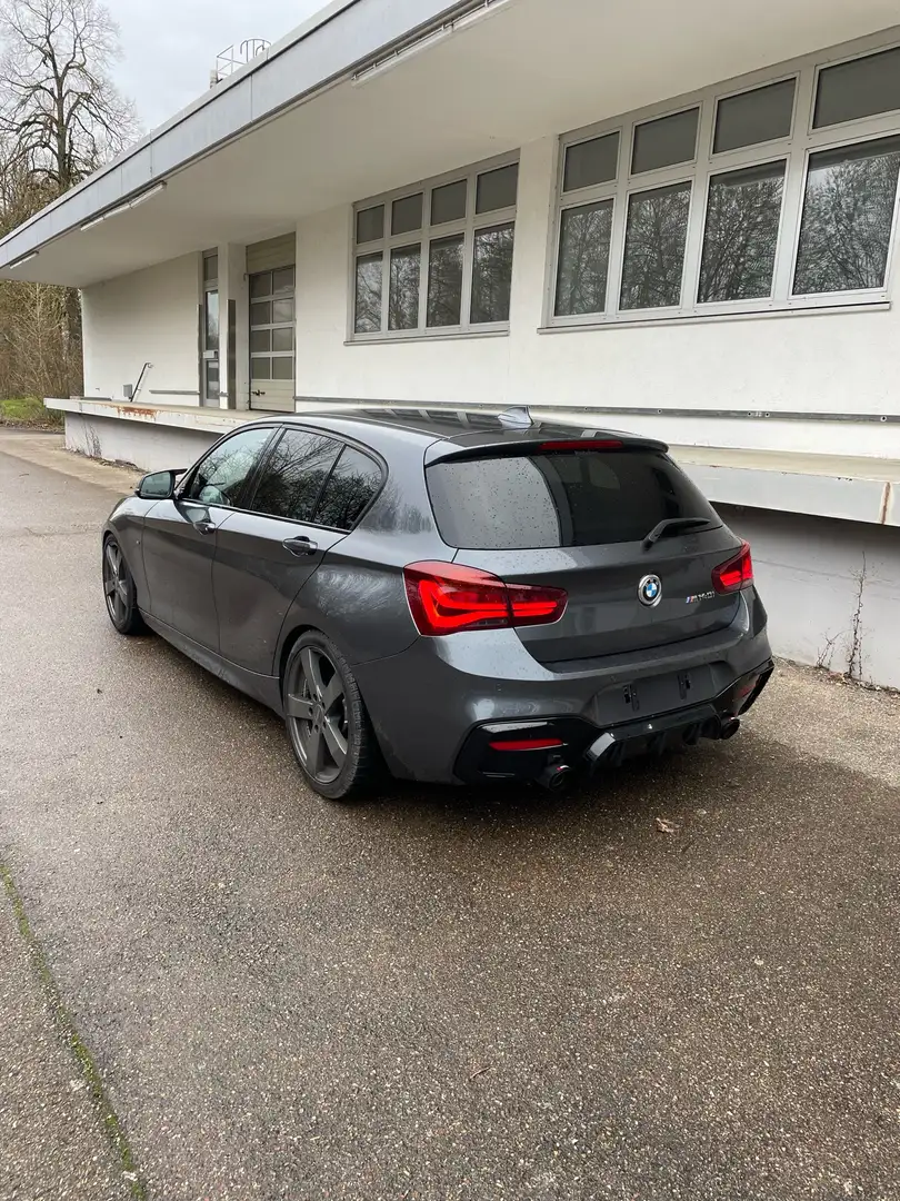 BMW 140 M140i Aut. Special Edition Šedá - 2