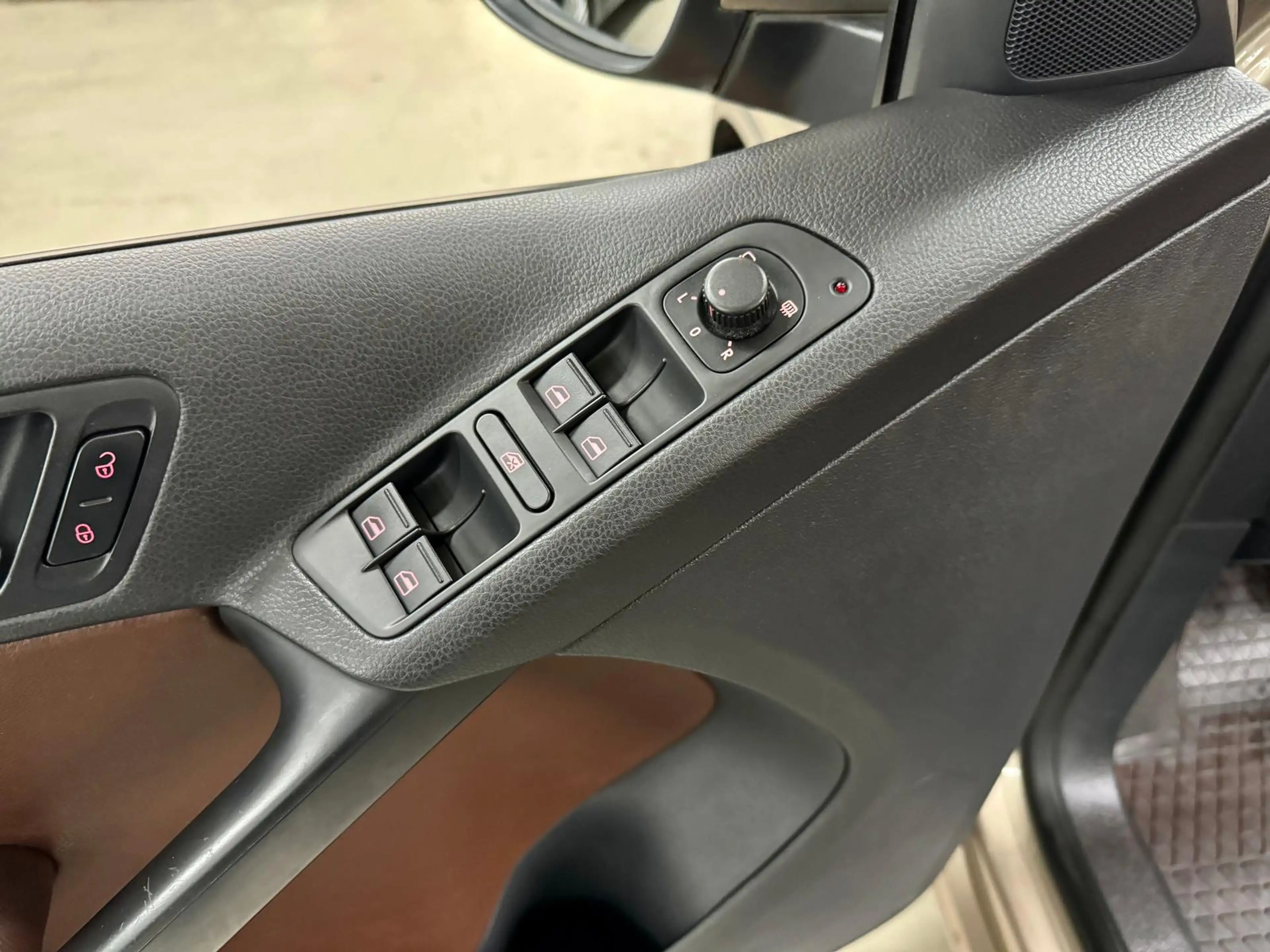 Volkswagen Tiguan Track & Field 4Motion 2.0 TDI+1. HD+AHK+ — photo 21