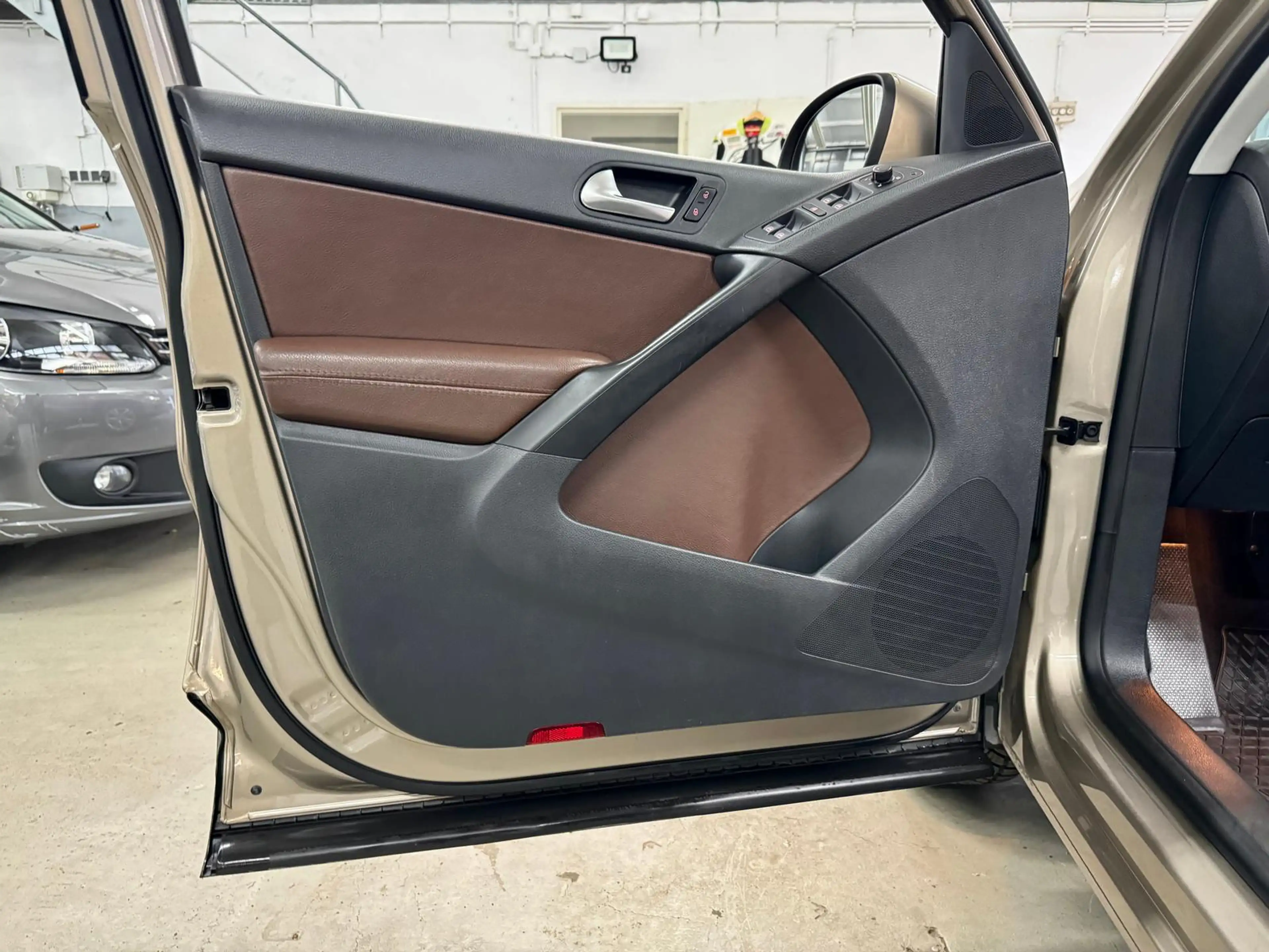 Volkswagen Tiguan Track & Field 4Motion 2.0 TDI+1. HD+AHK+ — photo 20