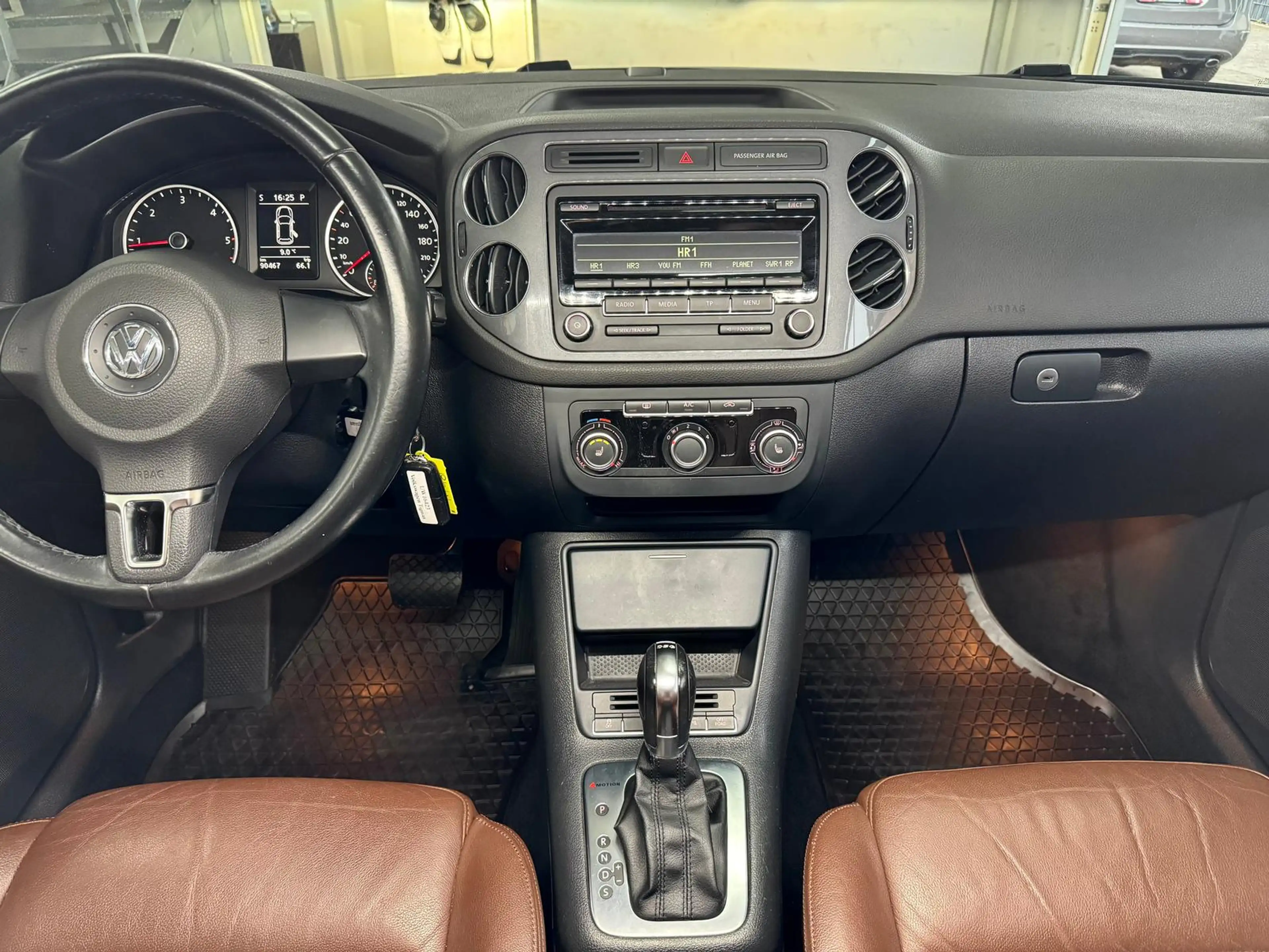 Volkswagen Tiguan Track & Field 4Motion 2.0 TDI+1. HD+AHK+ — photo 18