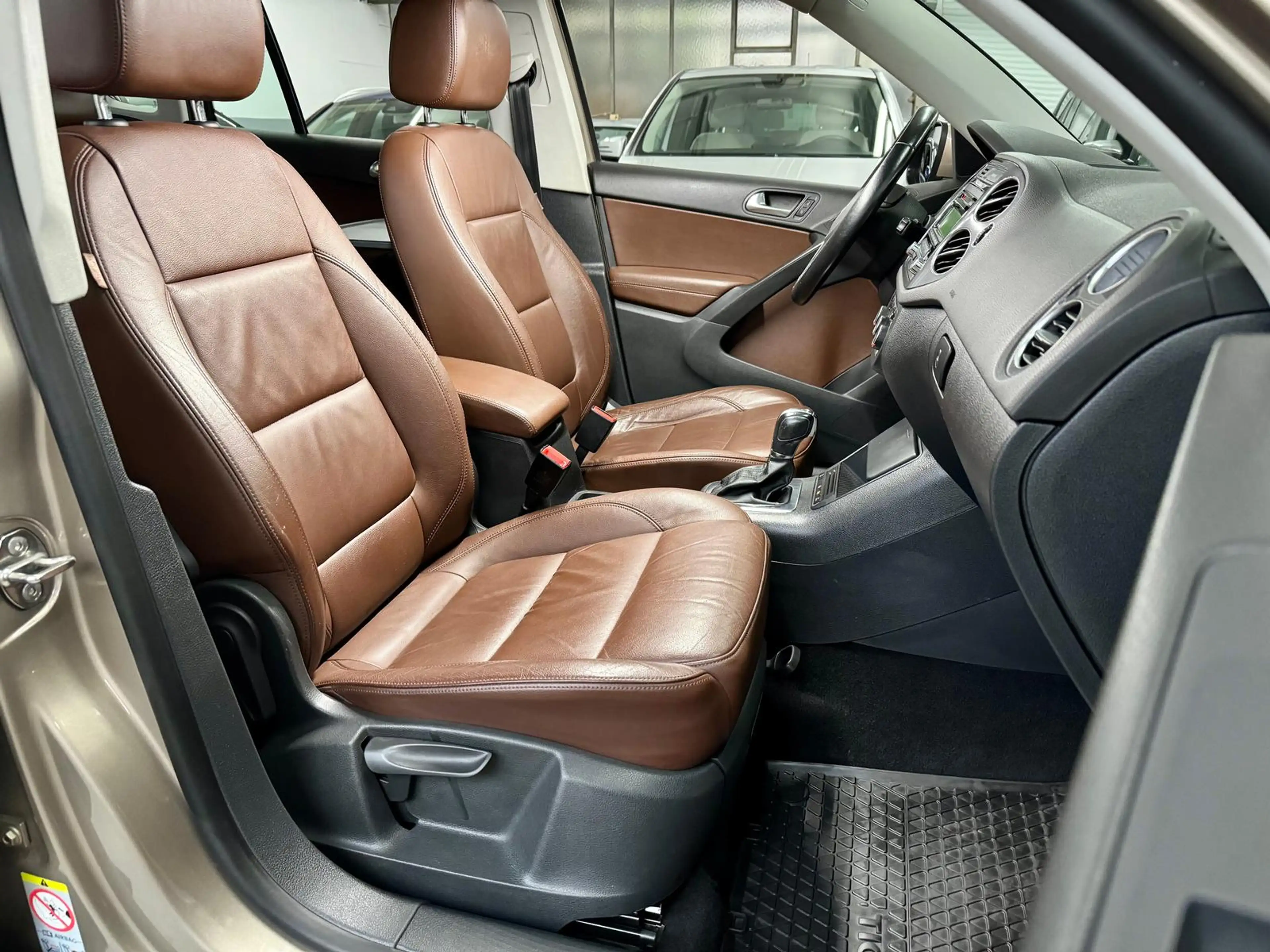 Volkswagen Tiguan Track & Field 4Motion 2.0 TDI+1. HD+AHK+ — photo 15