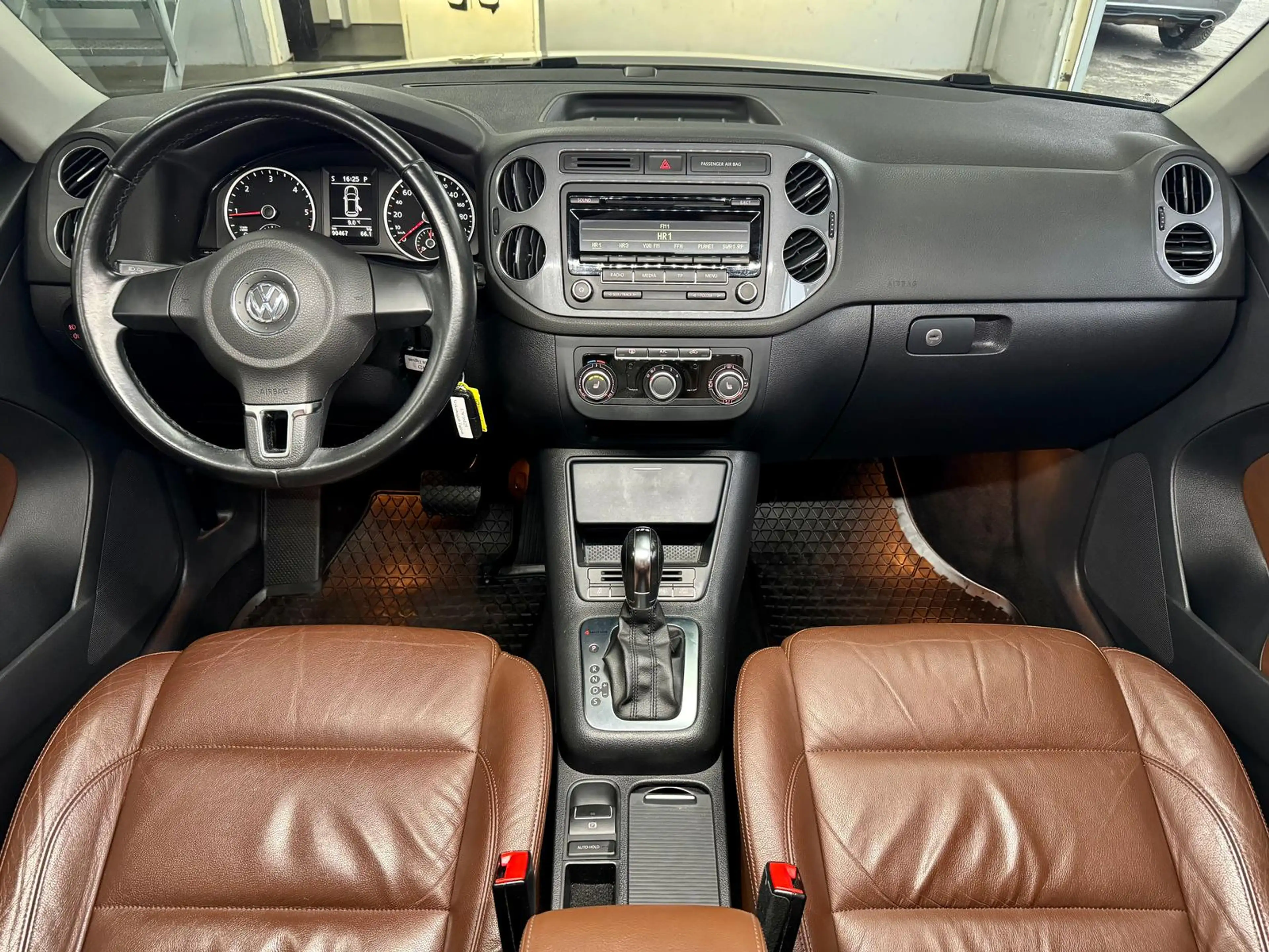 Volkswagen Tiguan Track & Field 4Motion 2.0 TDI+1. HD+AHK+ — photo 16