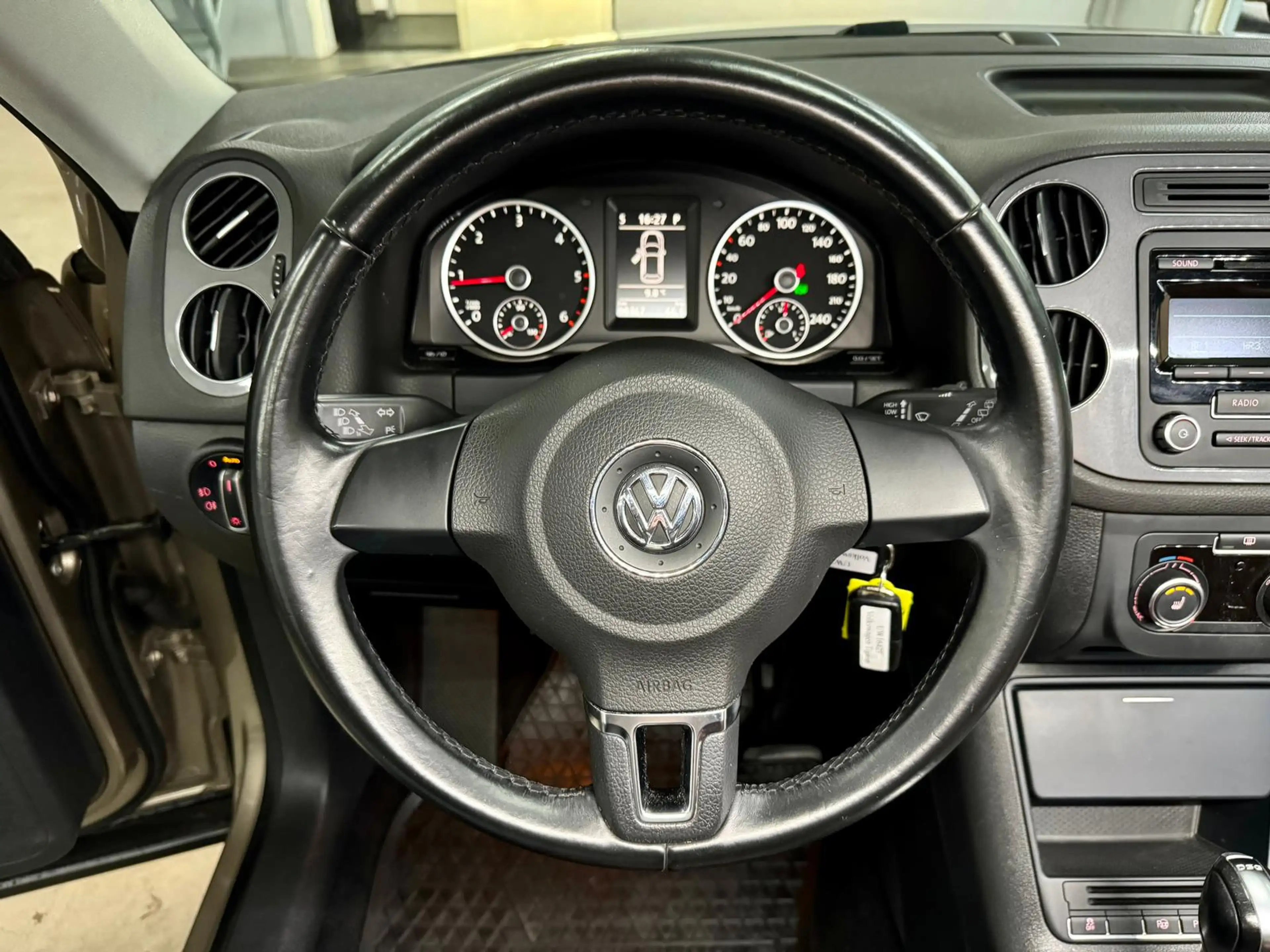Volkswagen Tiguan Track & Field 4Motion 2.0 TDI+1. HD+AHK+ — photo 27