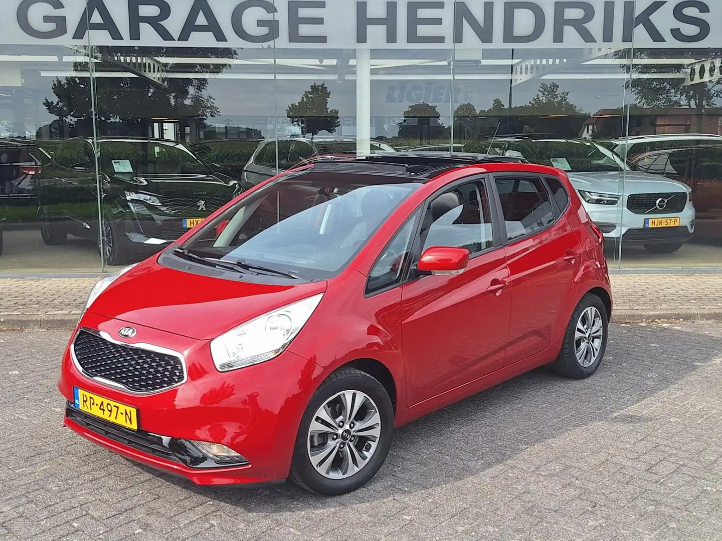 Kia Venga 1.4 CVVT Edition Sky | Panorama dak | Trekhaak | N Rouge - 2