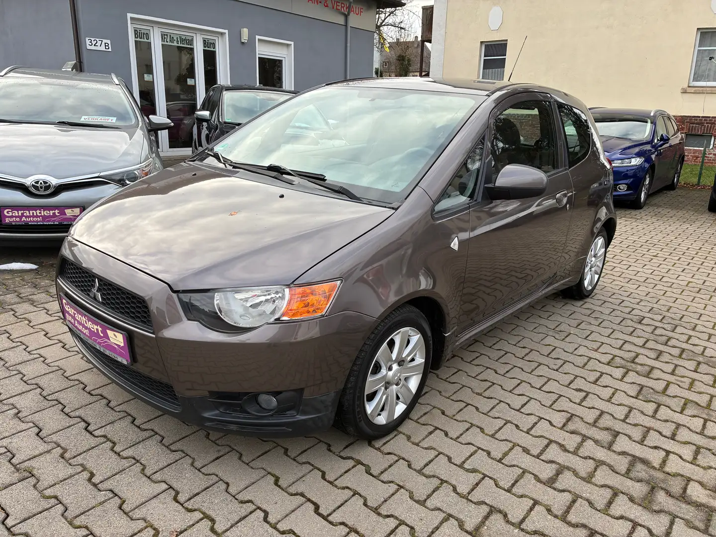 Mitsubishi Colt ClearTec 35 Jahre / Sitzheizung Brun - 1