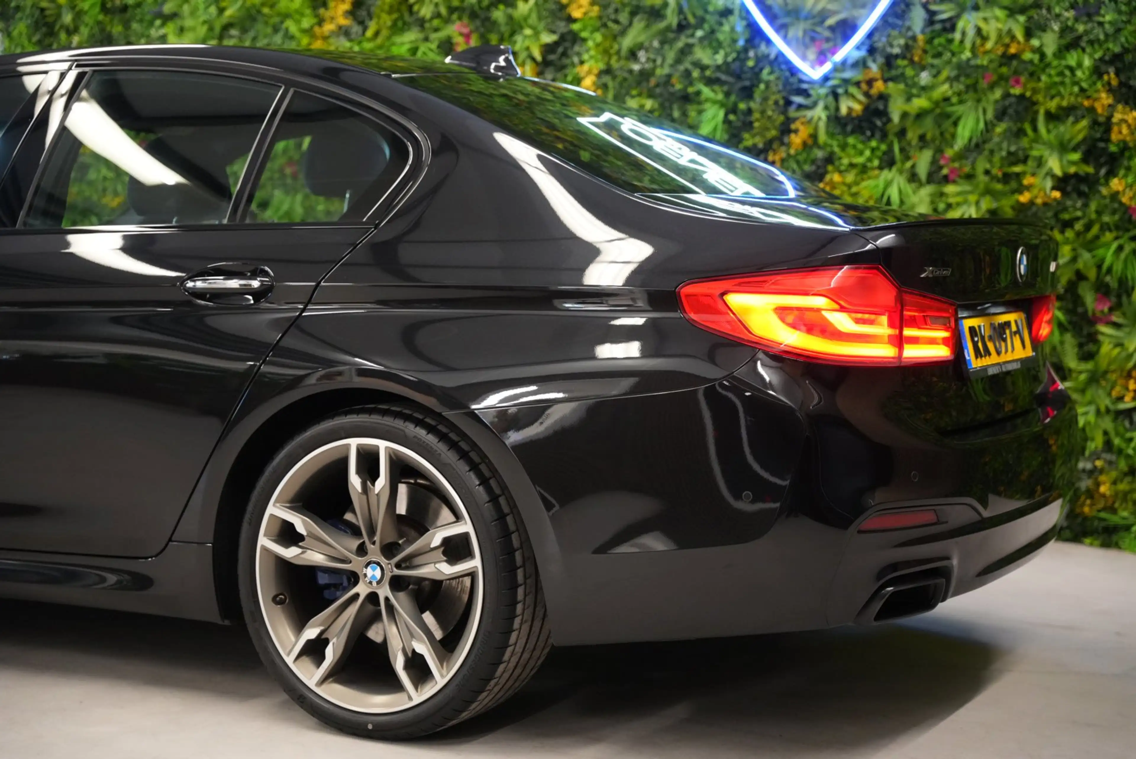 BMW M550 5-serie M550d xDrive M-Sport / HUD / Memory / PDC — photo 12