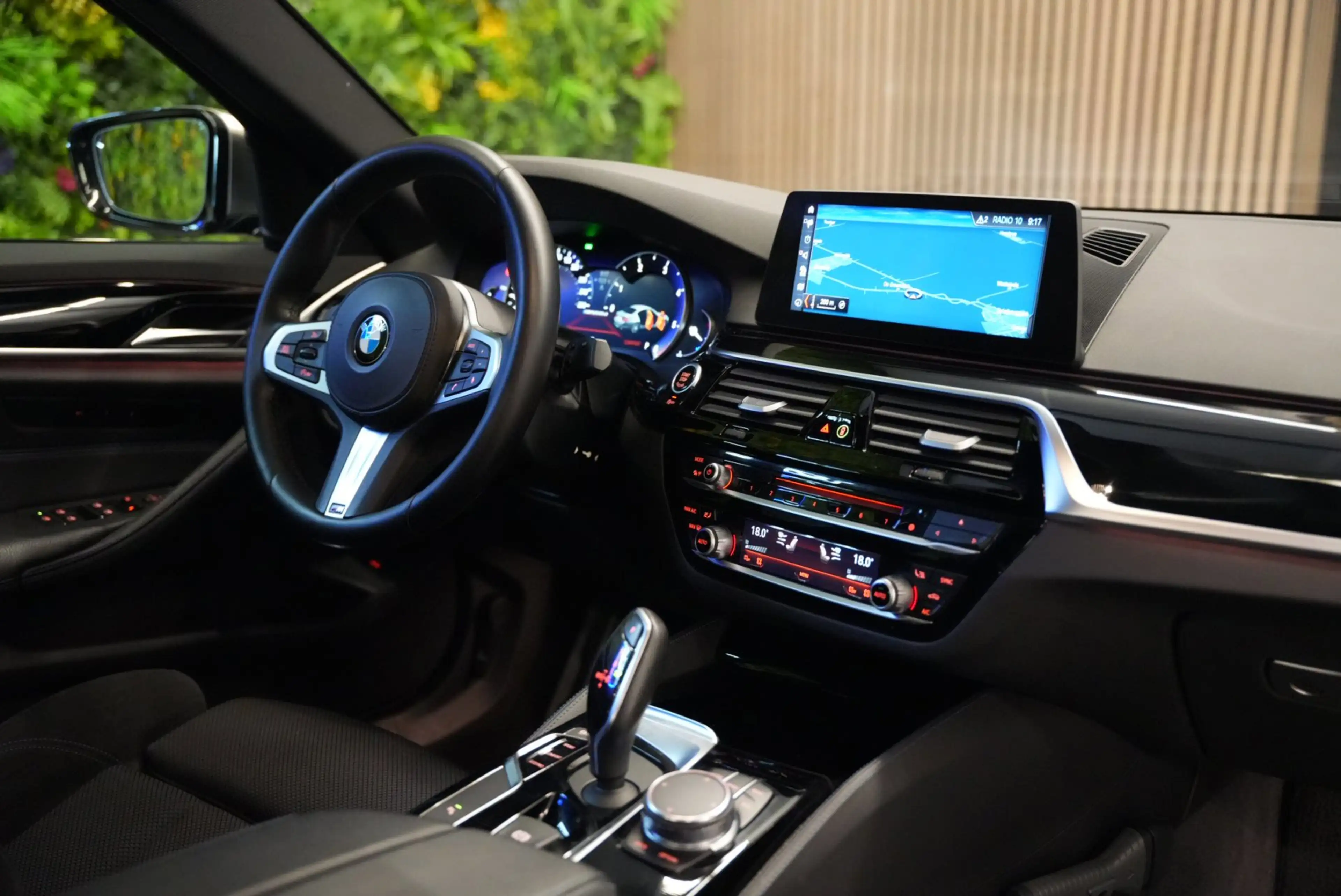 BMW M550 5-serie M550d xDrive M-Sport / HUD / Memory / PDC — photo 3