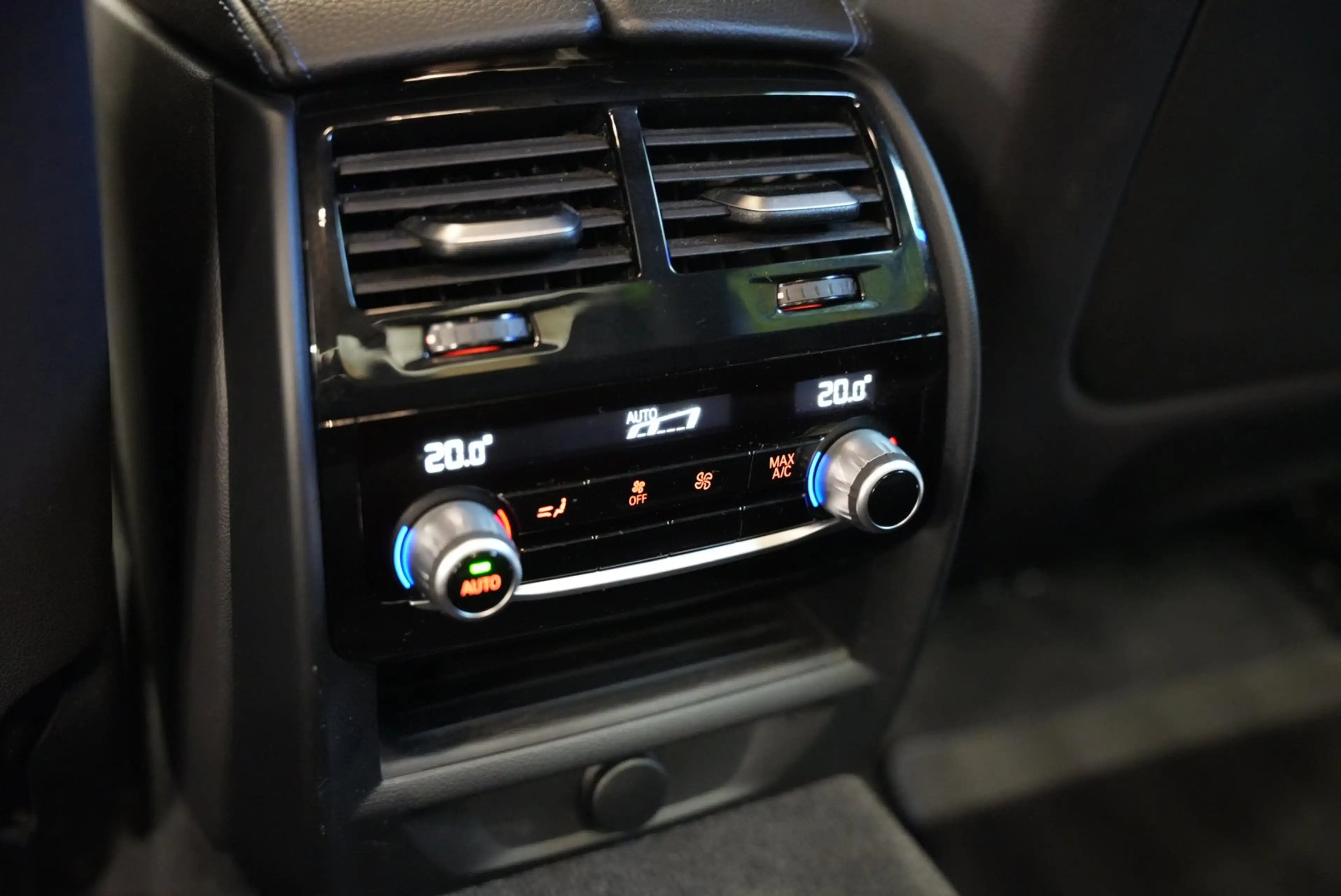 BMW M550 5-serie M550d xDrive M-Sport / HUD / Memory / PDC — photo 9