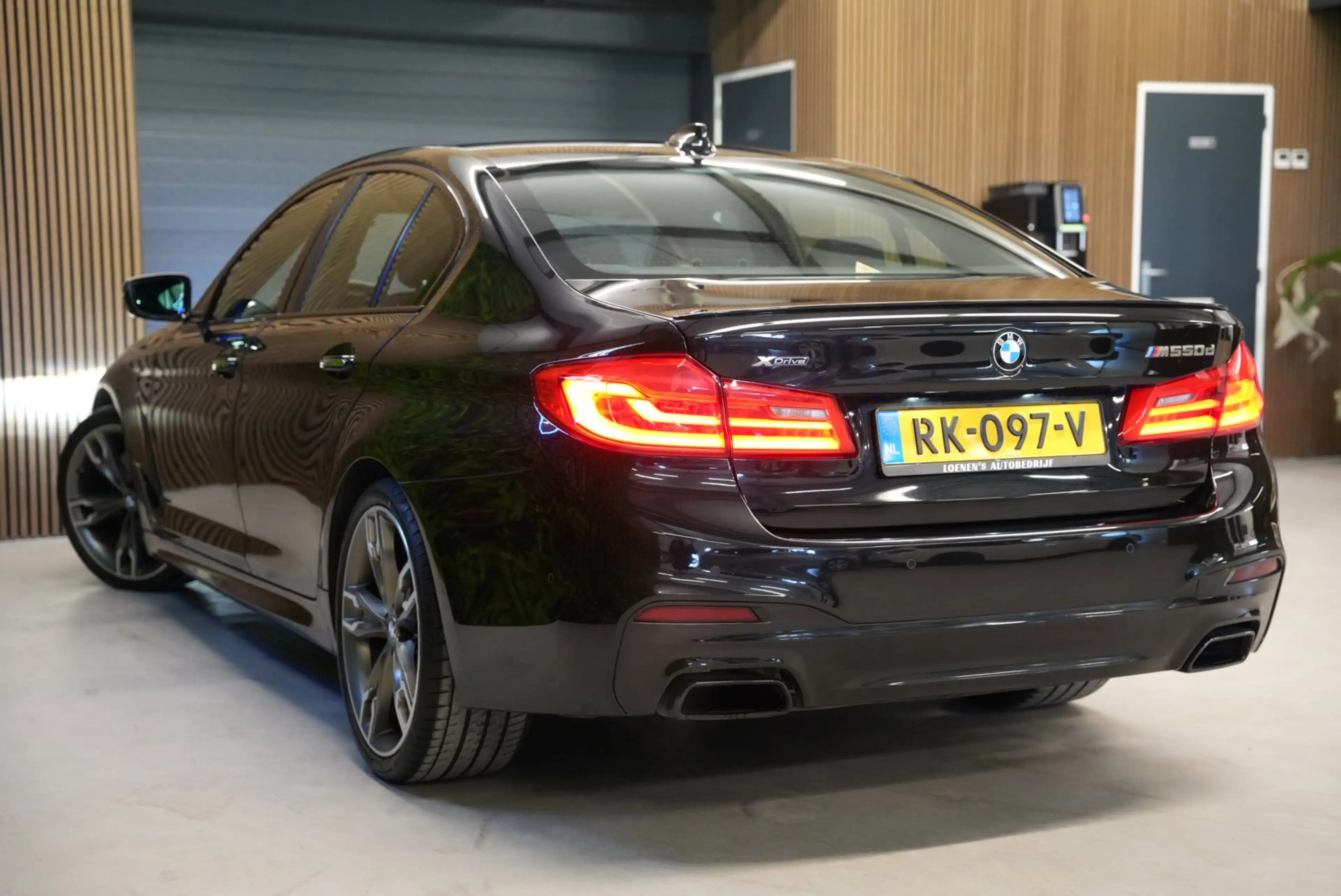 BMW M550 5-serie M550d xDrive M-Sport / HUD / Memory / PDC — photo 6