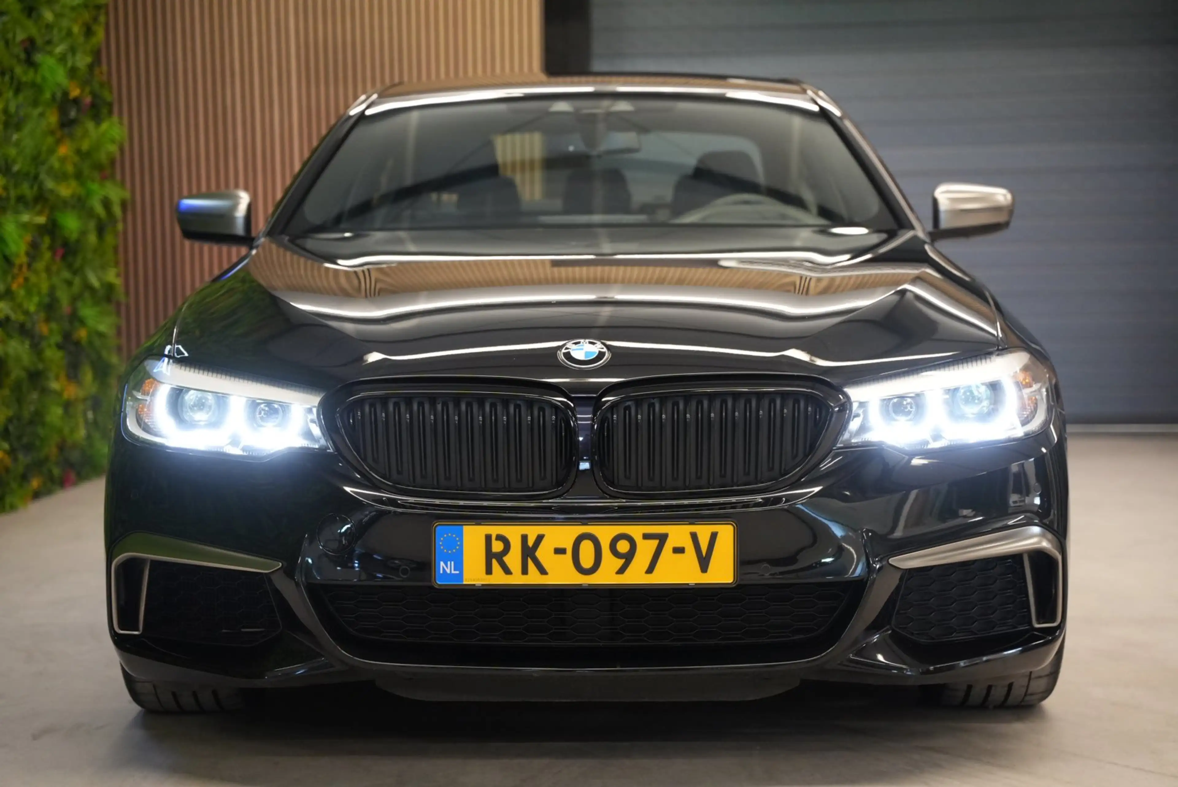 BMW M550 5-serie M550d xDrive M-Sport / HUD / Memory / PDC — photo 10