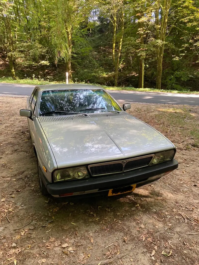 Lancia Gamma 2500 Grau - 2