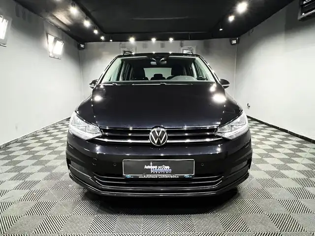Volkswagen Touran view 6