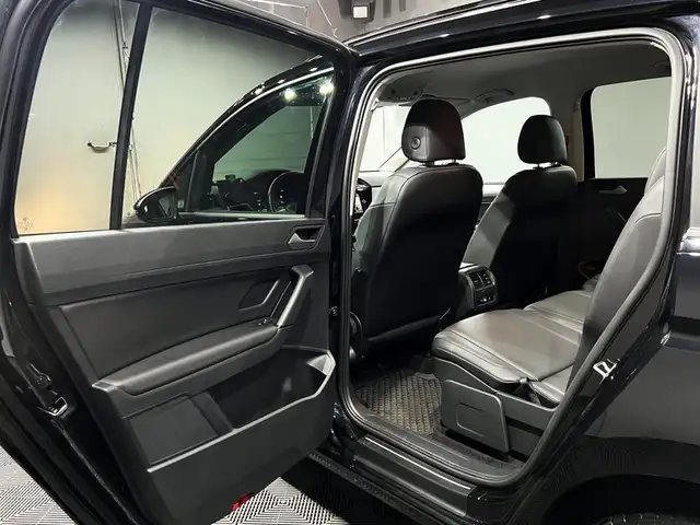 Volkswagen Touran view 9