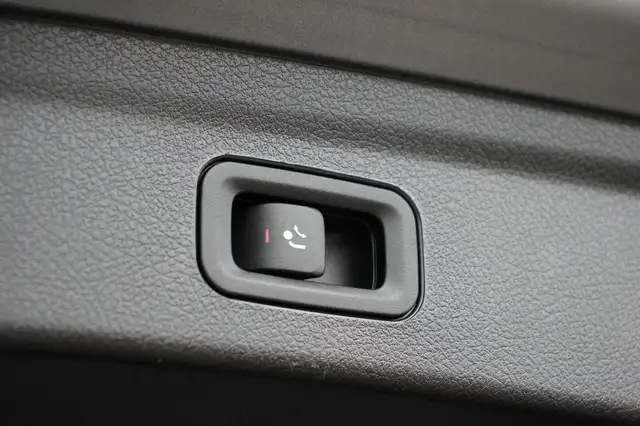 Mercedes-Benz GLE view 24