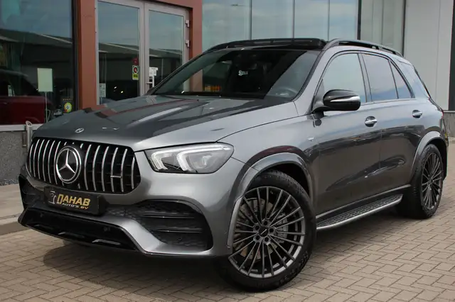 Mercedes-Benz GLE view 2