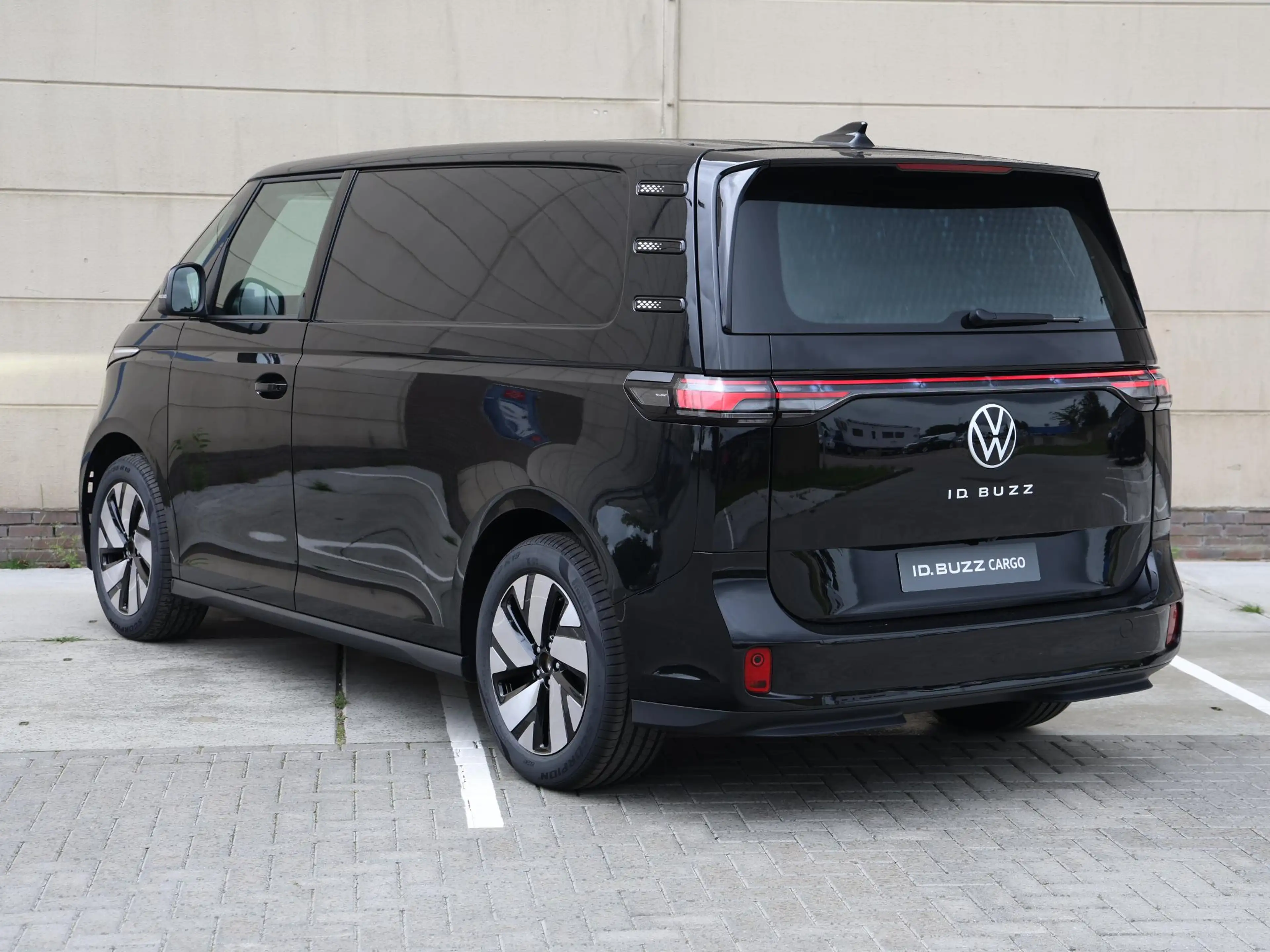 Volkswagen ID. Buzz Cargo Bulli Limited Edition 79 kWh 286PK | December rijd — photo 10