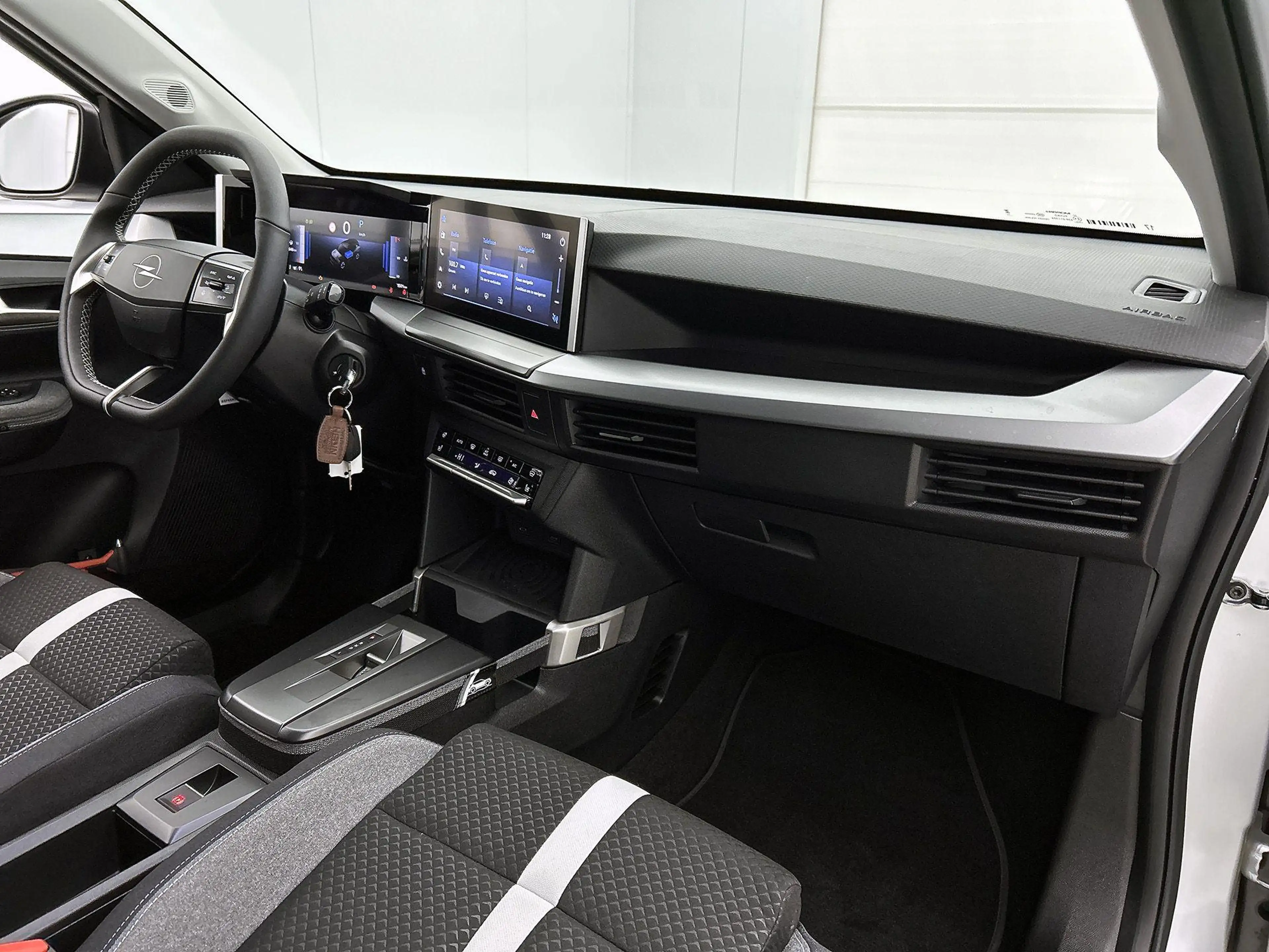 Opel Frontera 1.2 145pk Hybrid GS 7p. Automaat | Dakrails | Navi — photo 12