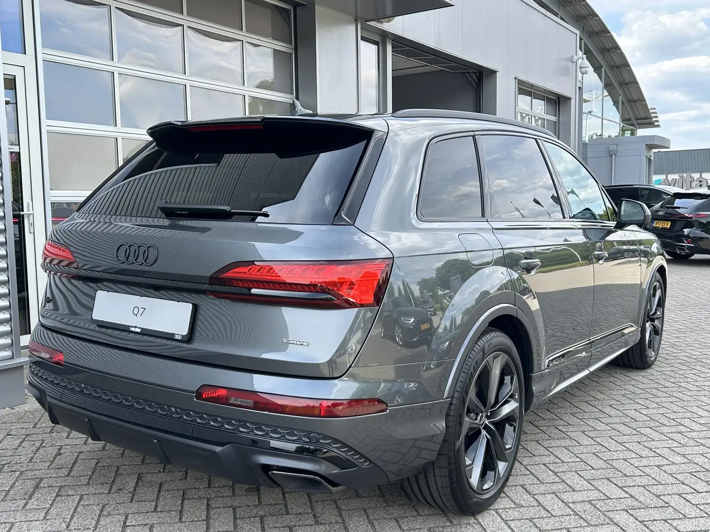 Audi Q7 Pro Line S (C2 PI2) 55 TFSI e 290 kW / 394 PK SUV Grijs - 2