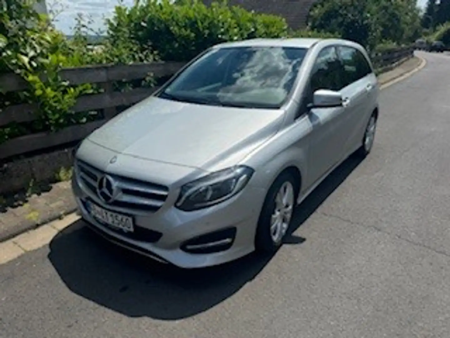 Mercedes-Benz B 200 Style  Teilleder  48000 km - 1