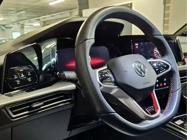 Volkswagen Golf view 12