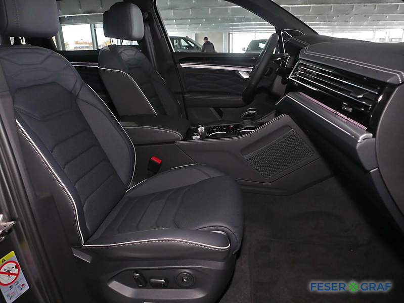 Volkswagen Touareg 3.0 TDI 4M R-Line Black ABT AHK Pano 22" — photo 7