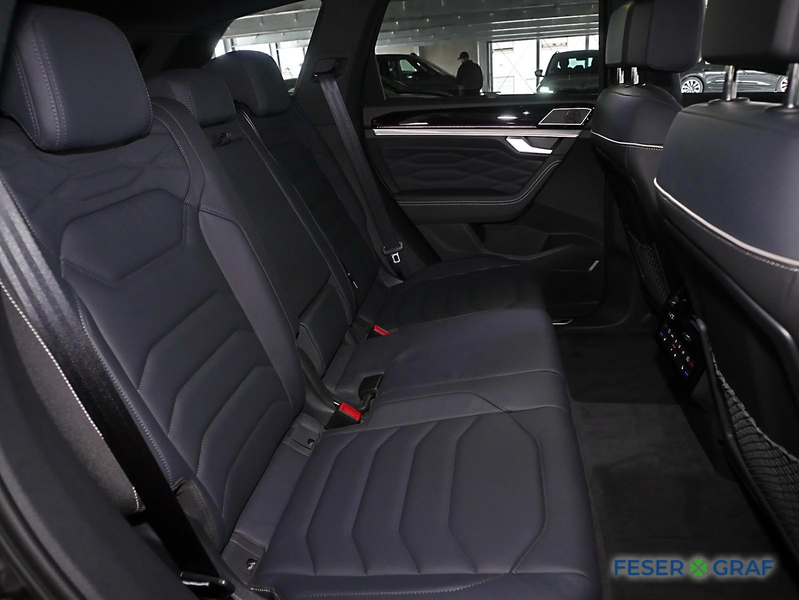 Volkswagen Touareg 3.0 TDI 4M R-Line Black ABT AHK Pano 22" — photo 8