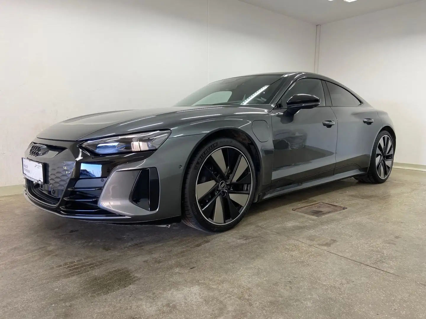 Audi e-tron GT Grau - 1