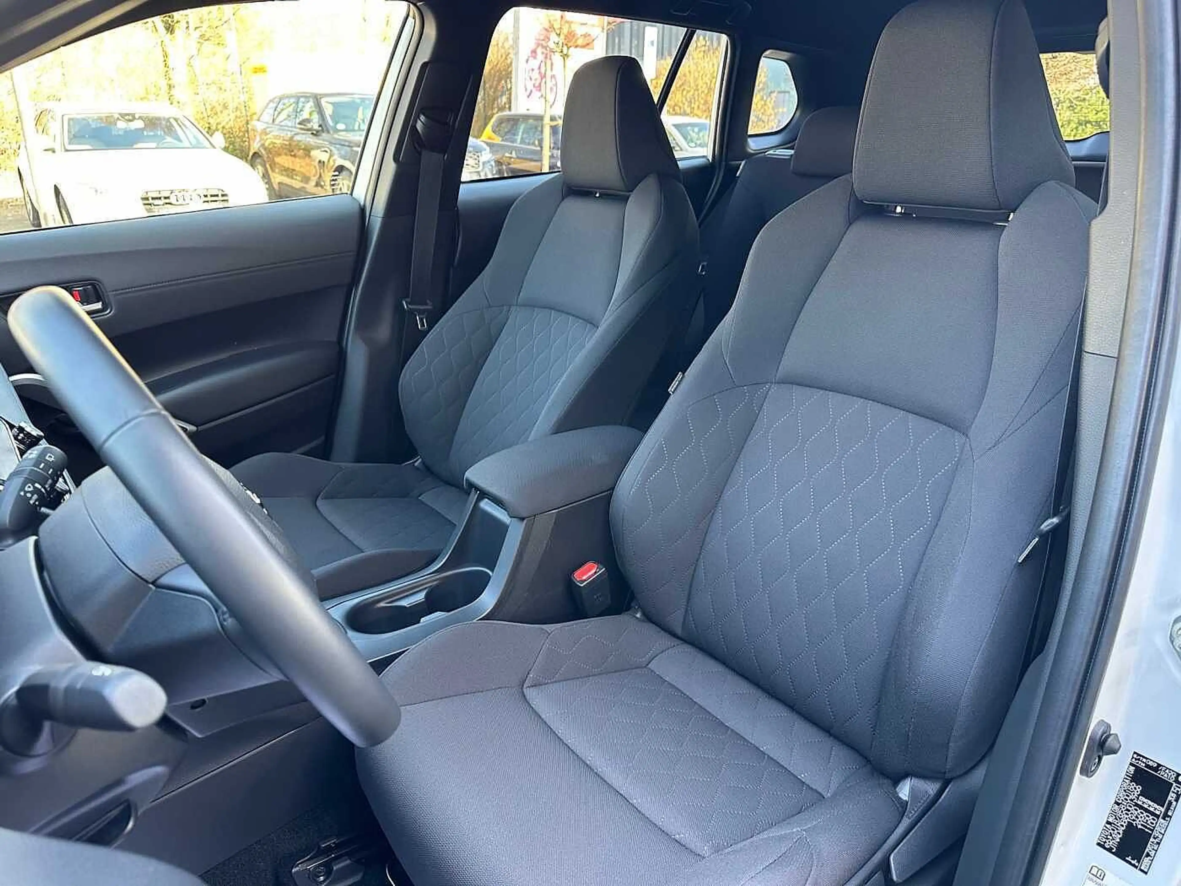 Toyota Corolla Cross 1.8 Hybrid Style - Allwetter, NAVI, LHZ, LED, PDC, — photo 12