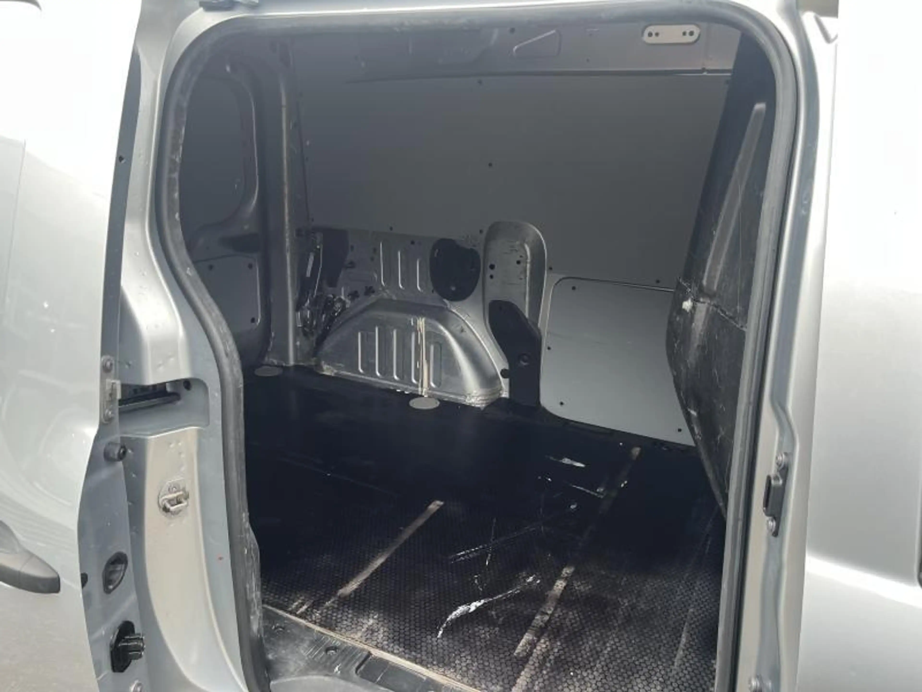 Renault Express Confort 1.5 DCI — photo 7