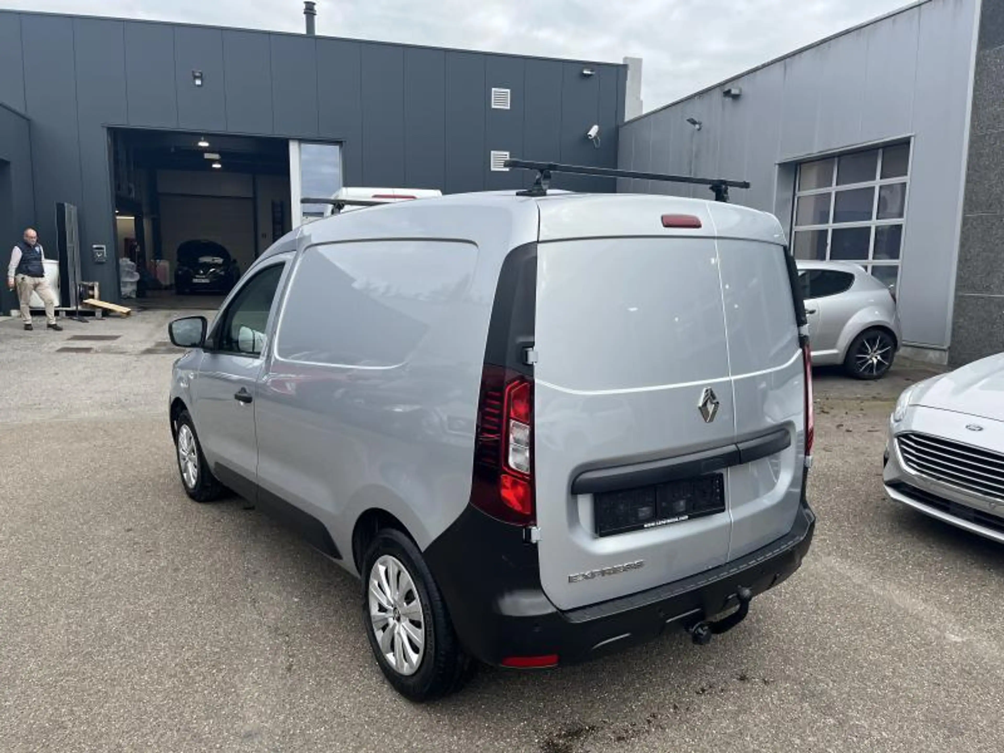 Renault Express Confort 1.5 DCI — photo 13