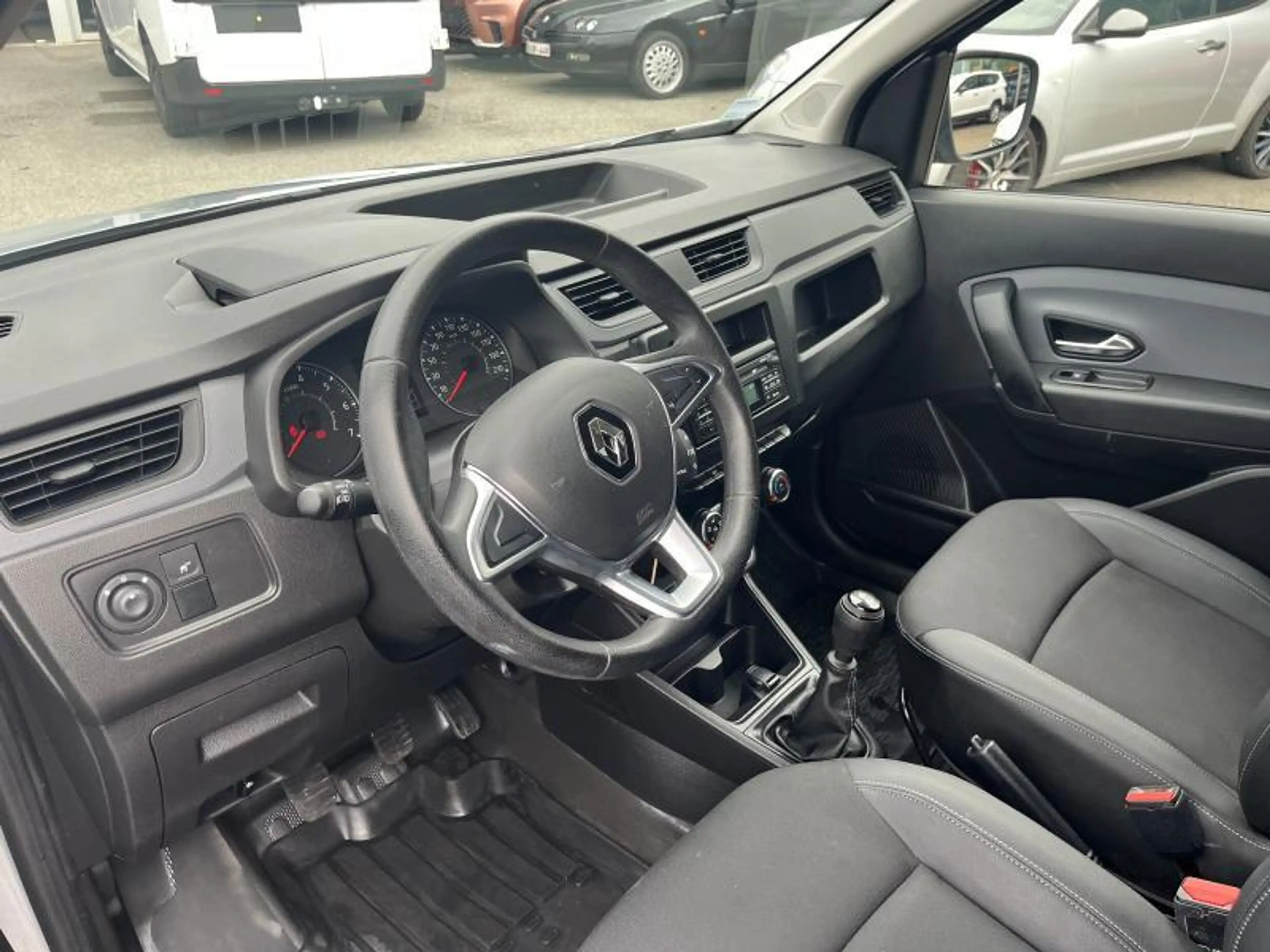 Renault Express Confort 1.5 DCI — photo 9