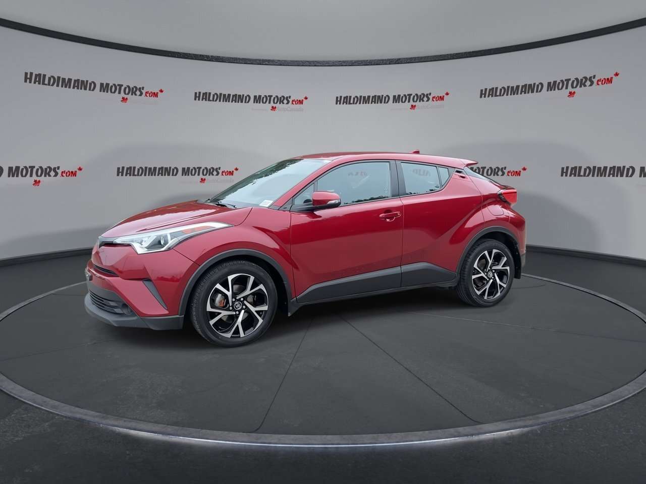 2018 Toyota C-HR XLE FWD | No Accidents — снимка 1