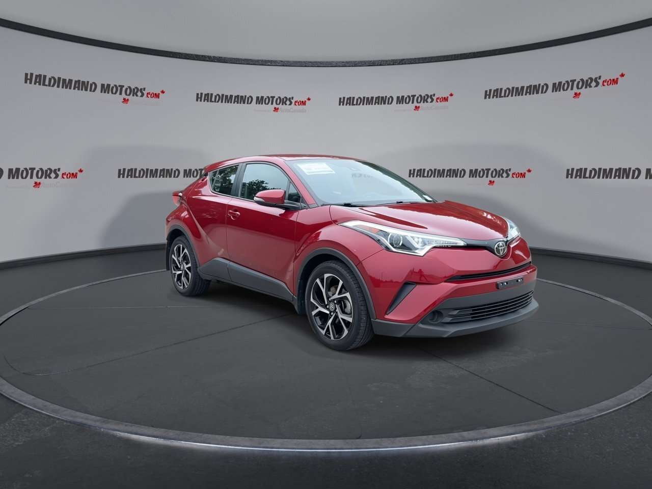 2018 Toyota C-HR XLE FWD | No Accidents — снимка 1