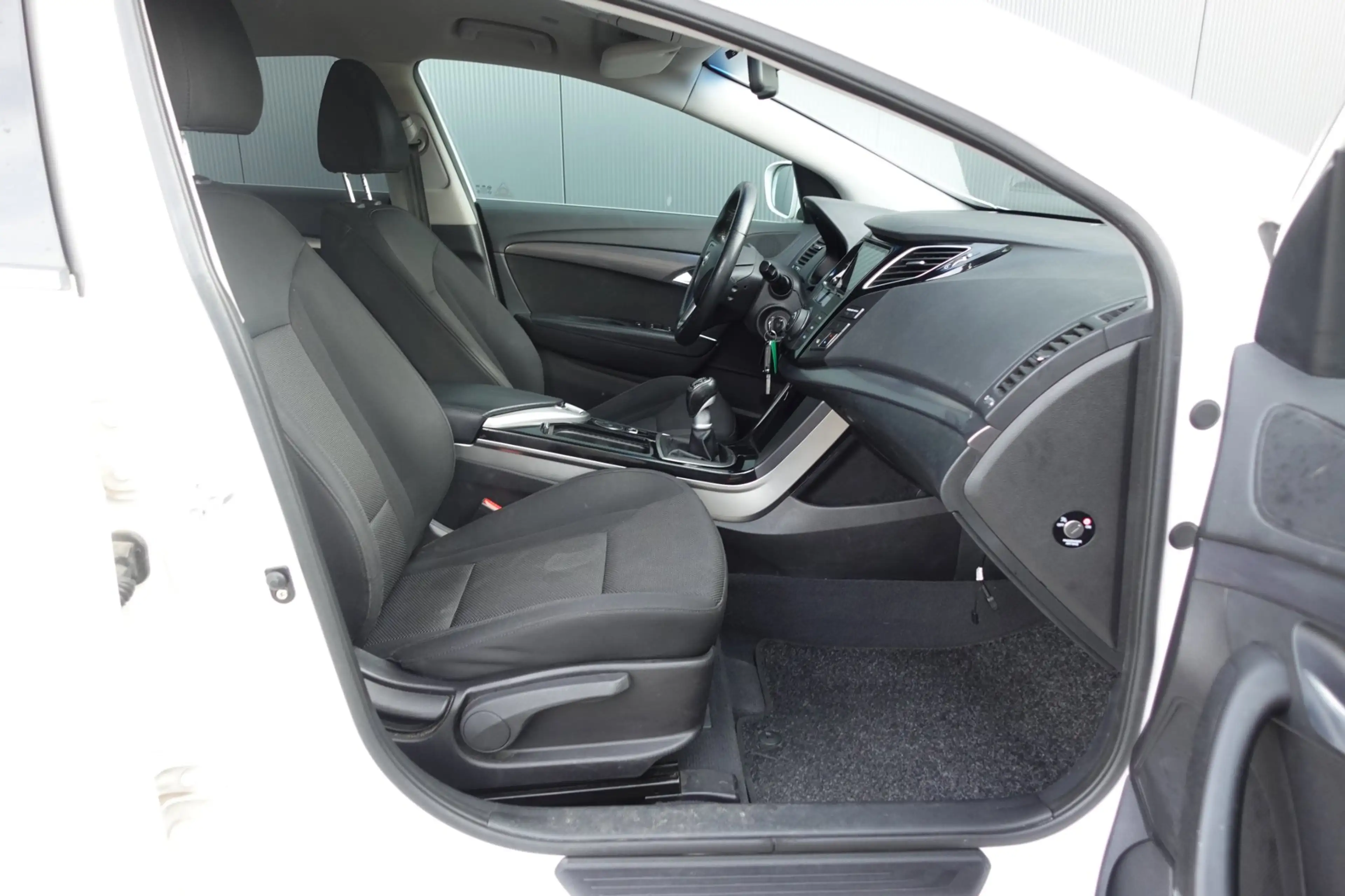Hyundai i40 Wagon 1.6 GDI Blue i-Motion — photo 9