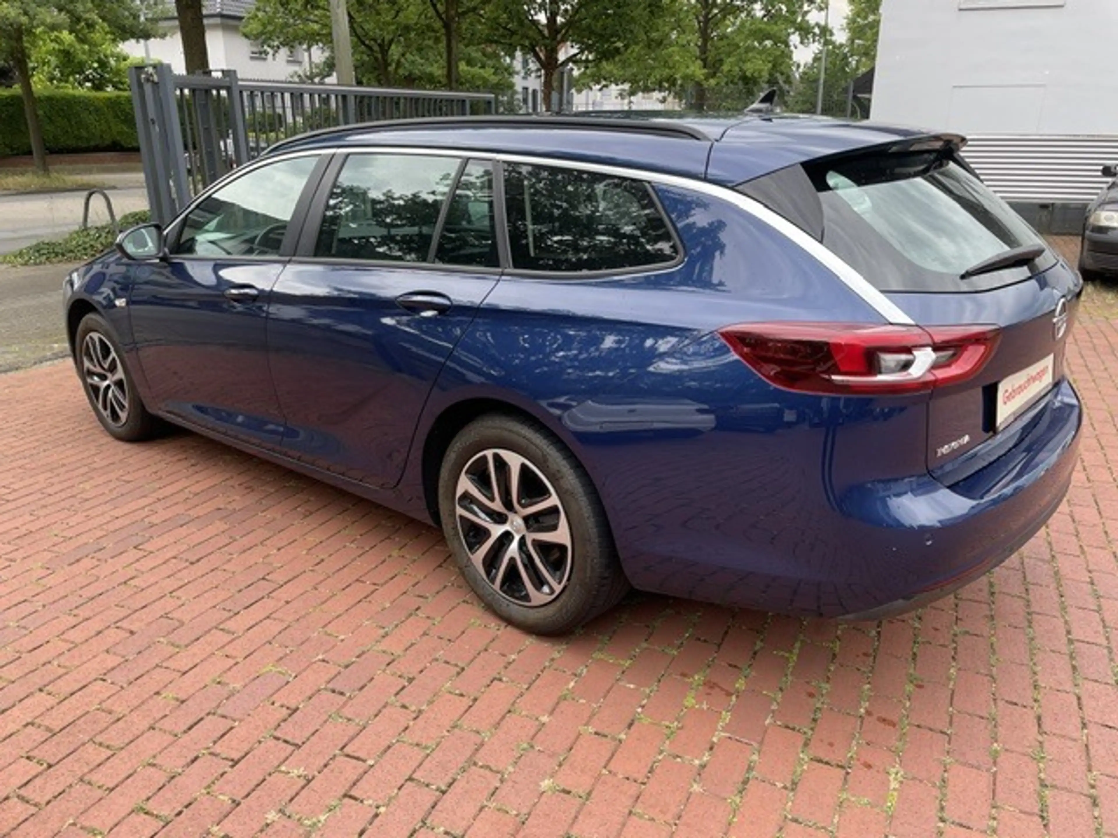 Opel Insignia Sports Tourer Edition*Navi*PDC*DAB*App* — photo 3