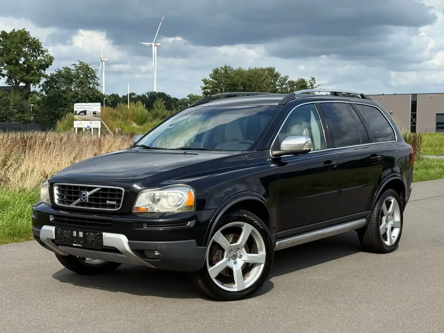 Volvo XC90 D5 R-Design Xenon-Dynaudio-Memory Nav-Leder Schwarz - 1