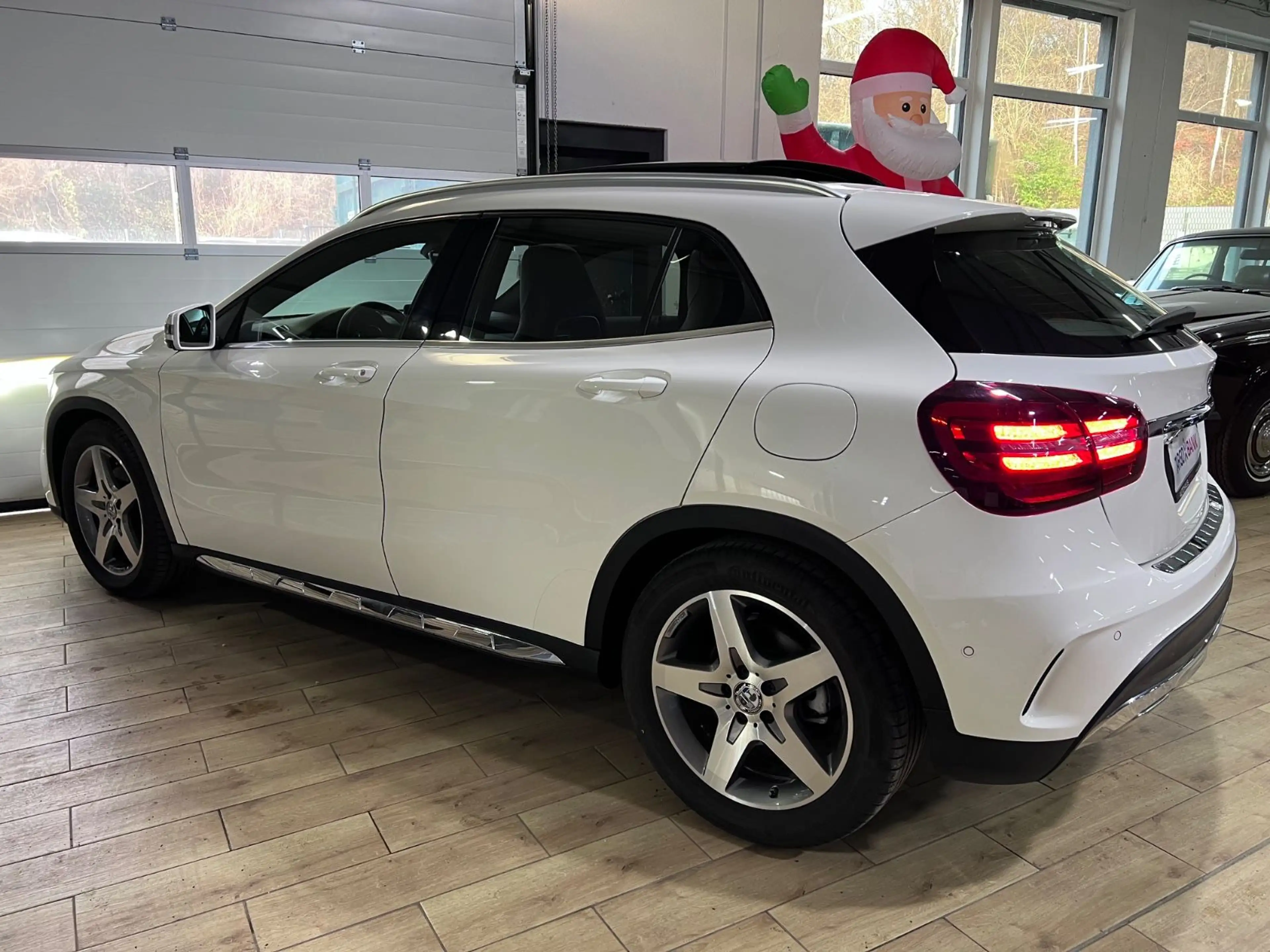 Mercedes-Benz GLA 250 AMG-Paket/Pano/Navi/Tempomat — photo 4